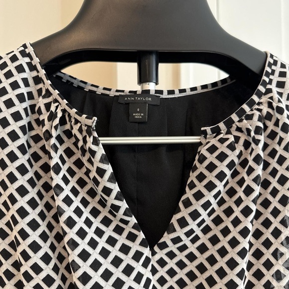 Like New Ann Taylor Size 0 Black and White Mini Dress - Picture 5 of 7